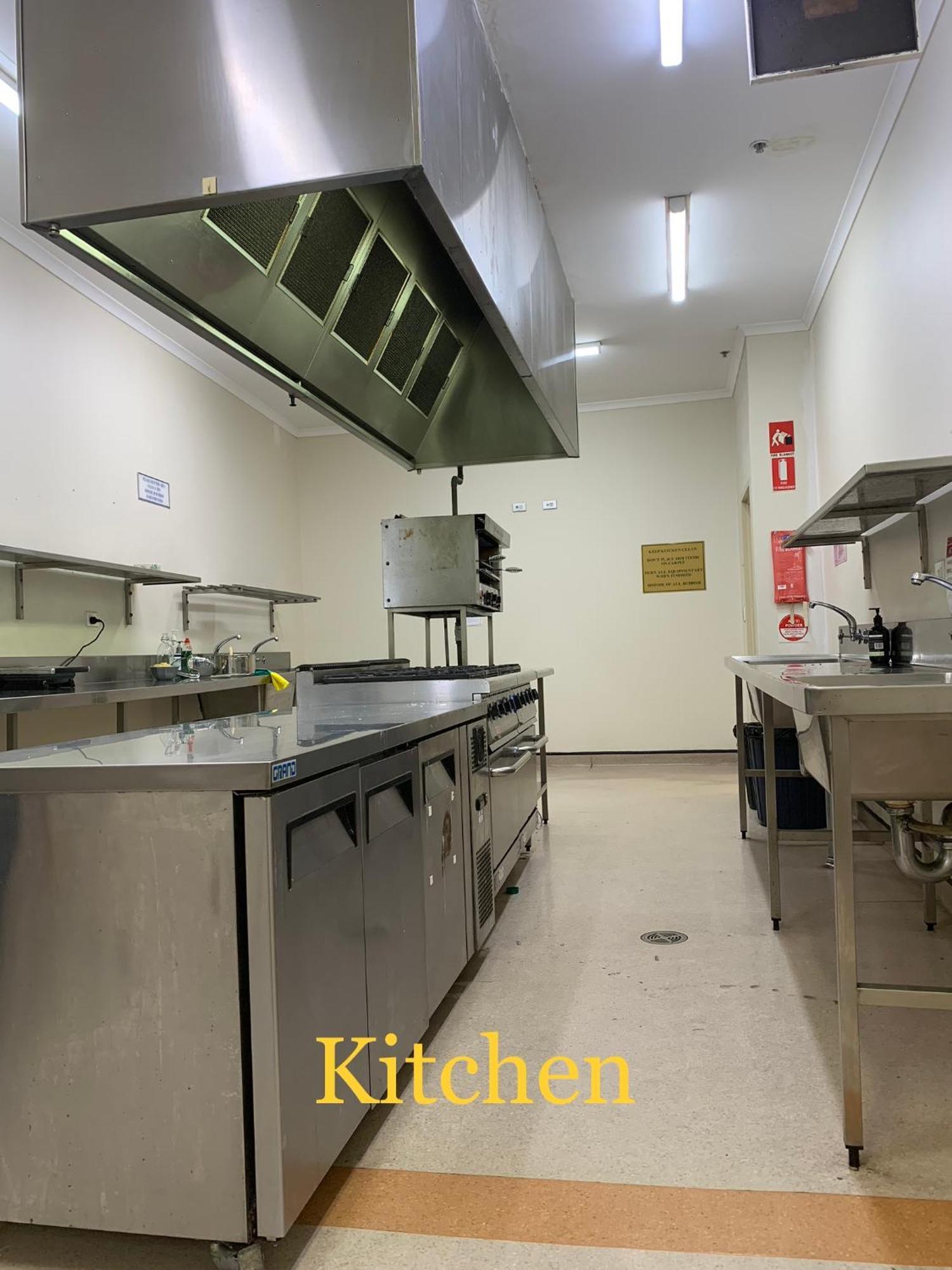 Broadway I Central, Spacious White 56sqm Apartment