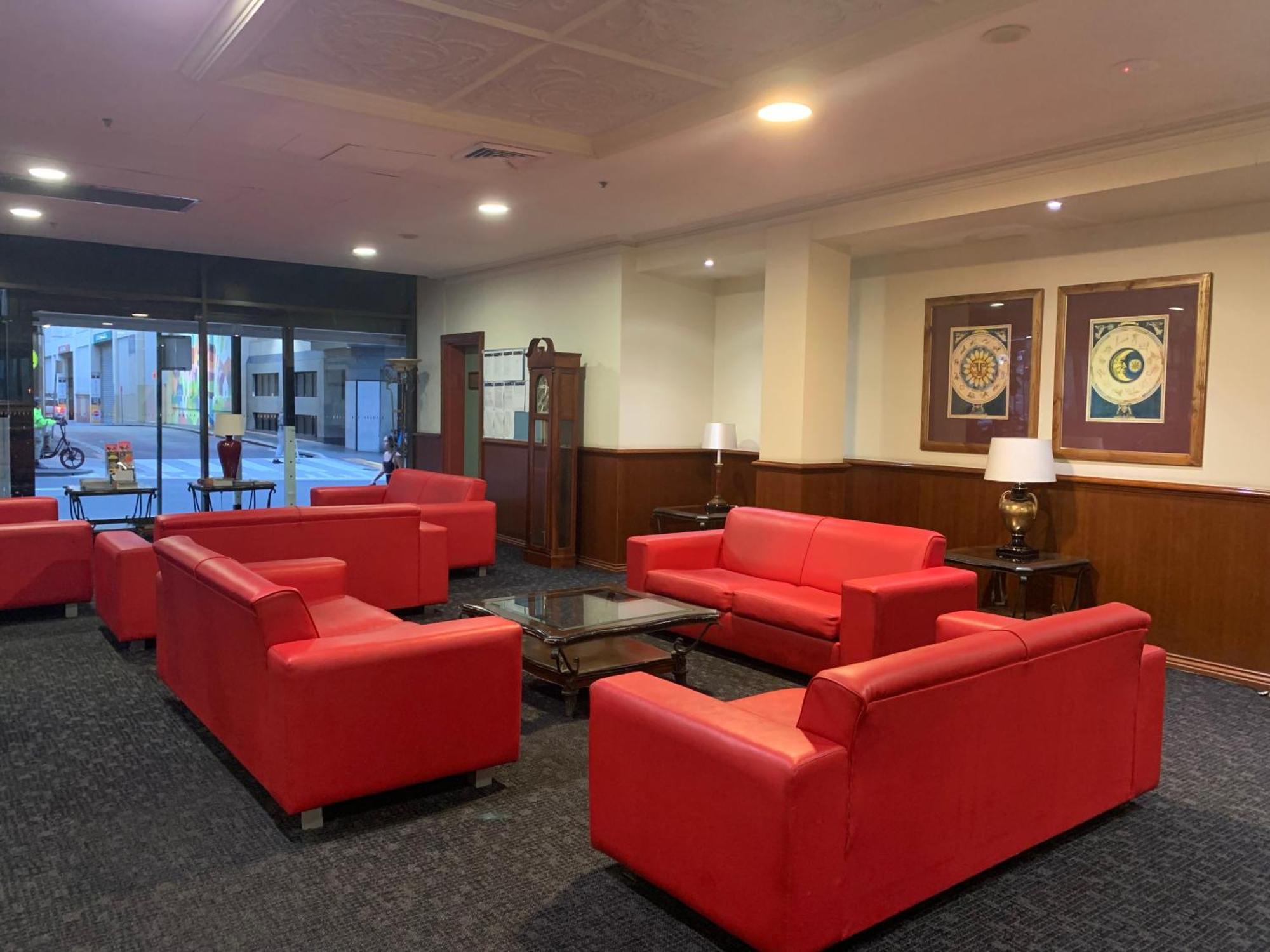 Broadway I Central, Spacious White 56sqm