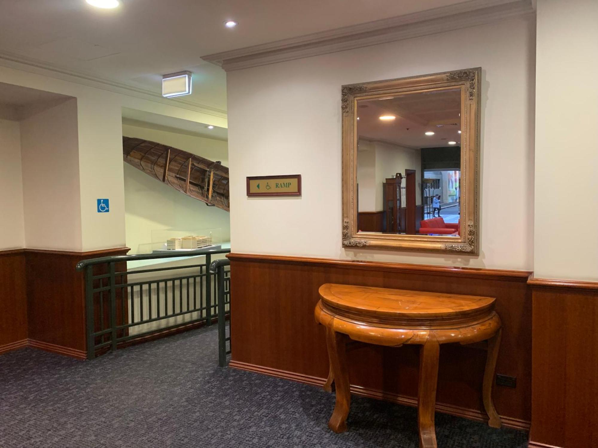 Apartment Broadway I Central, Spacious White 56sqm Sydney