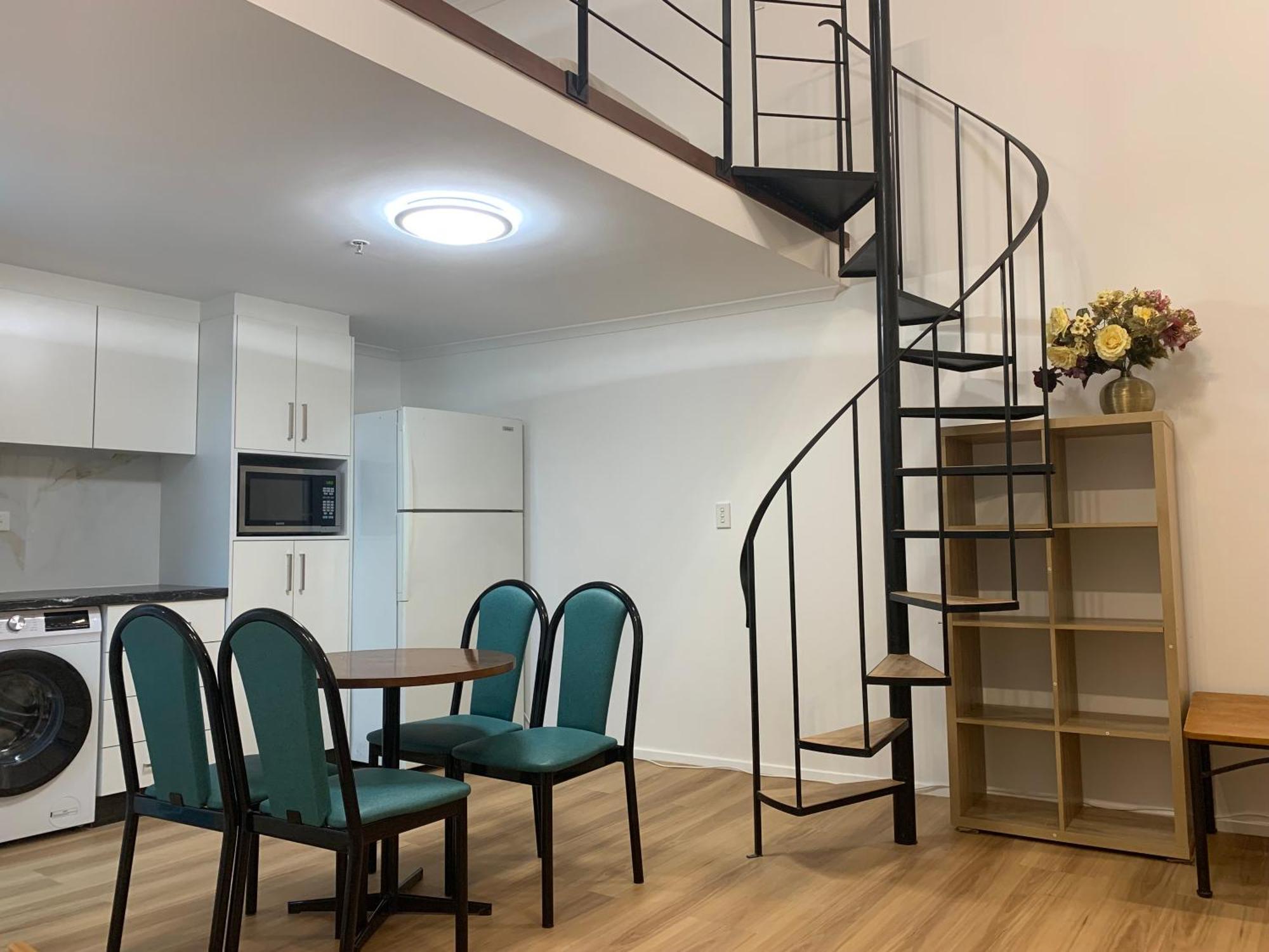 Broadway I Central, Spacious White 56sqm Apartment *